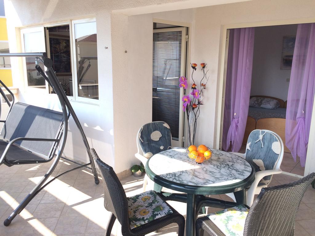 Emilio Apartment