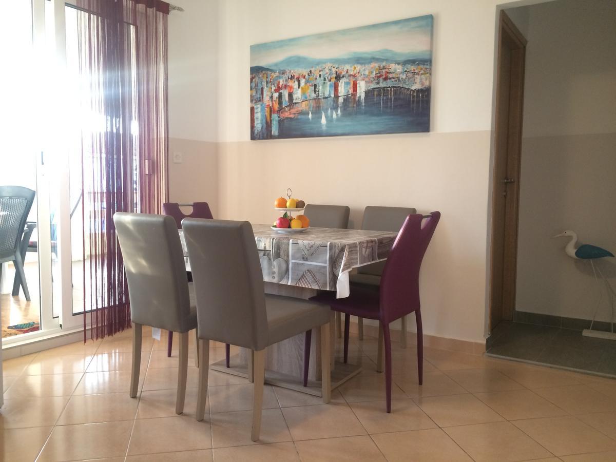 Apartment Emilio Novalja