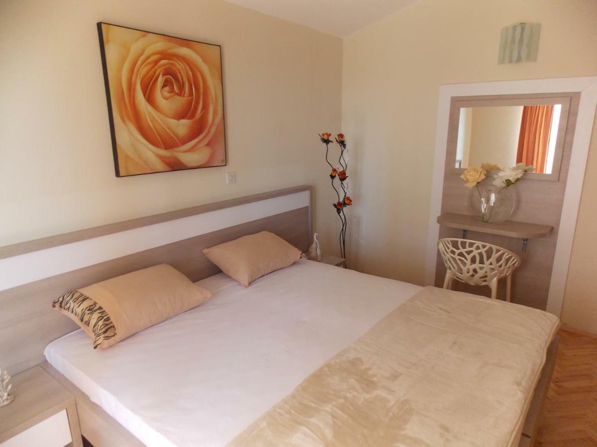 Apartment Emilio Novalja